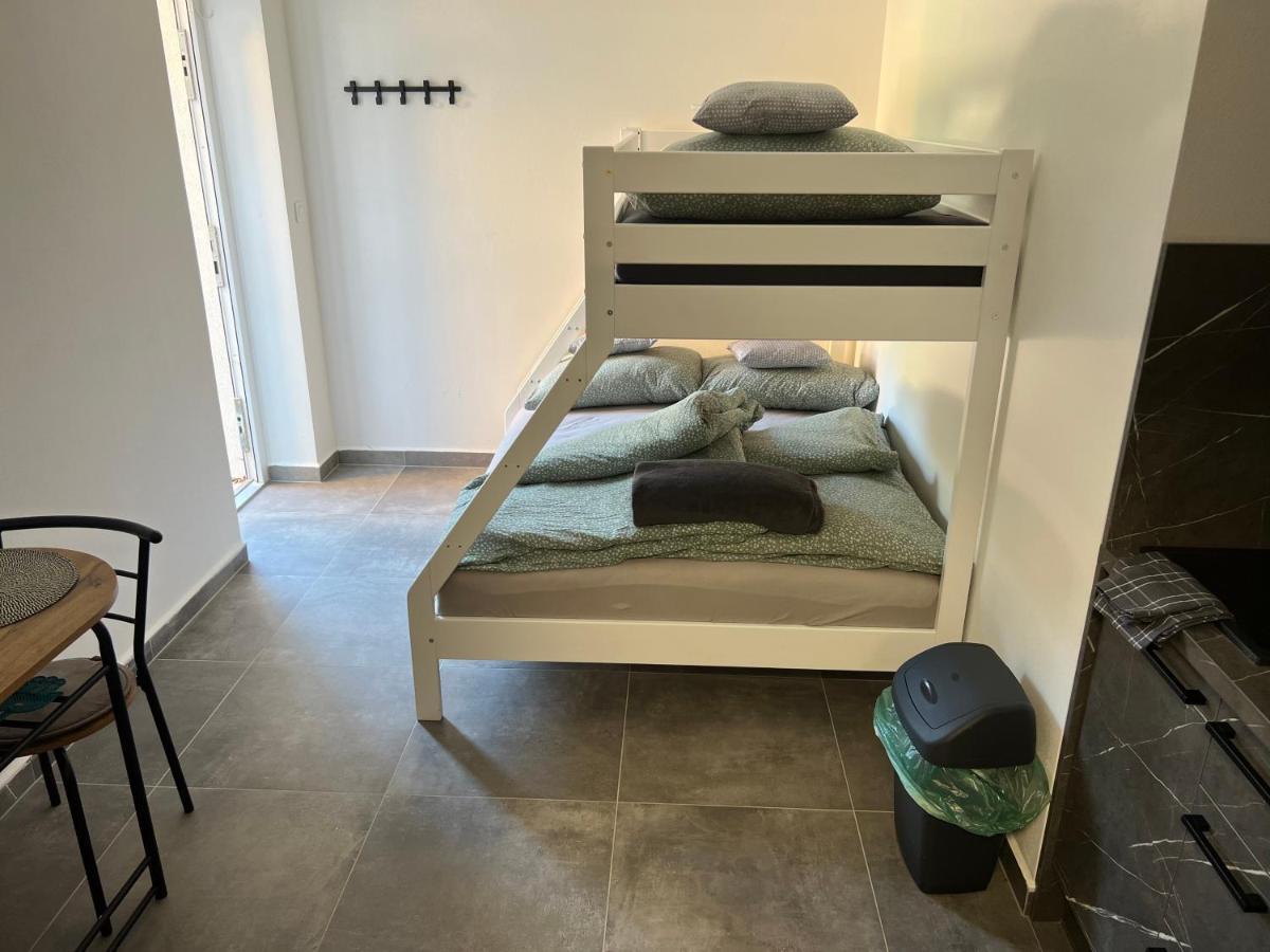 Hobiti Apartman - Bilbo Černá v Pošumaví Zewnętrze zdjęcie